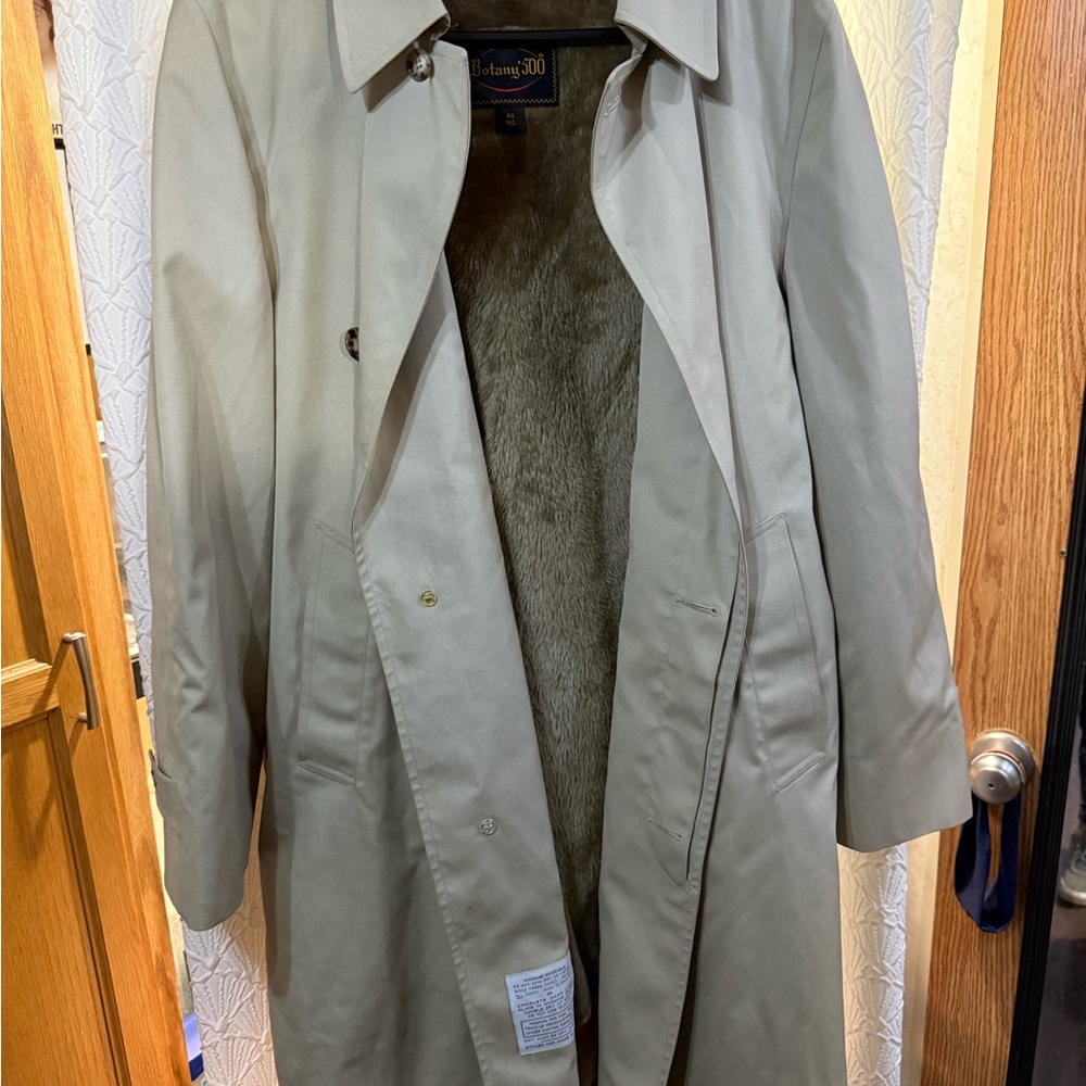 Botany 500 40 regular Men's tan Trench Coat w/ removable fuax fur lining